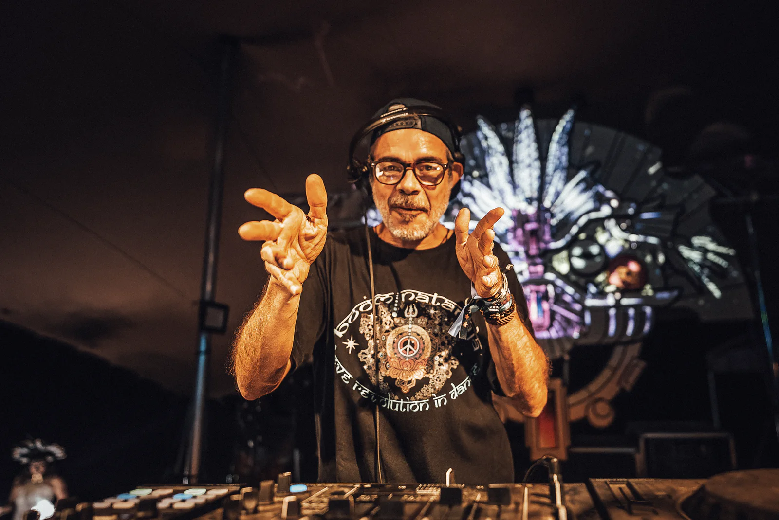 NeLiO performing at Okami in 2024
